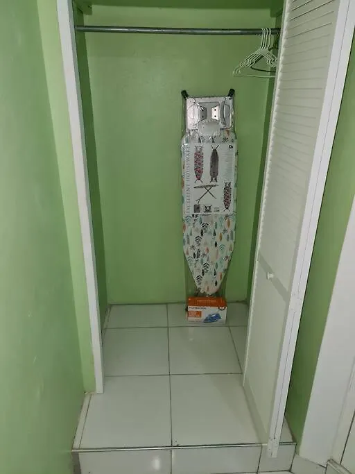 Lägenhet Two Bedroom. Walk To Beach. Free Wi-Fi & Free Parking Portmore Jamaica
