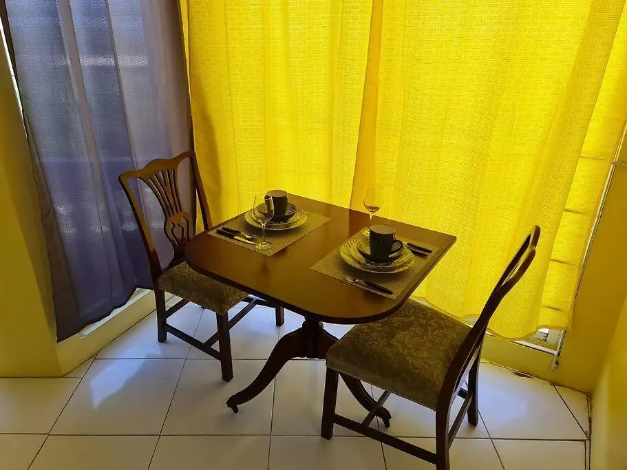 Lägenhet Two Bedroom. Walk To Beach. Free Wi-Fi & Free Parking Portmore